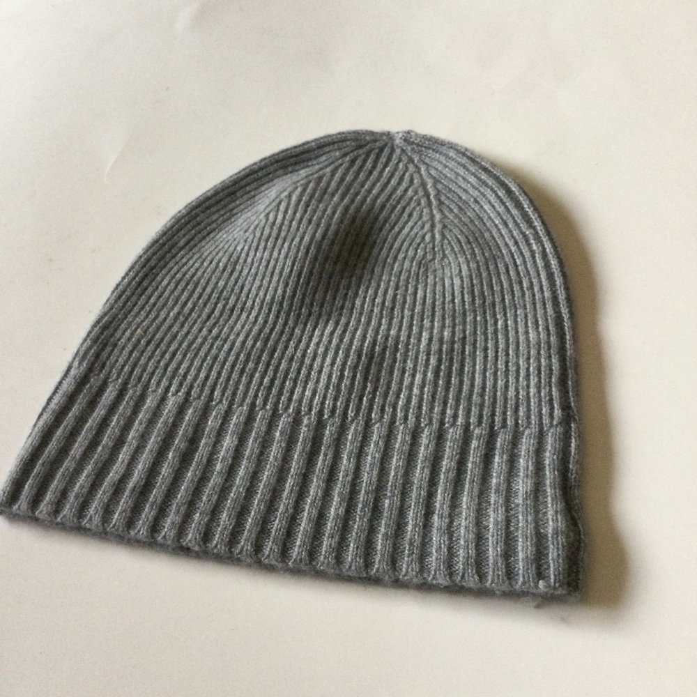 NORDSTROM  WOMENS CASHMERE KNIT BEANIE HEATHER GRAY  NWT